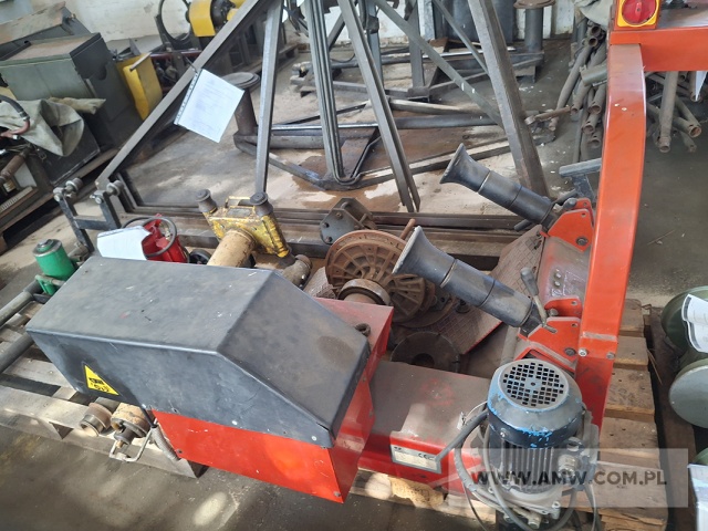 Wyposażenie warsztatowe - pakiet zawierający 10 poz. asort. (wg oddzielnego wykazu), w tym m.in.: agregat sprężarkowy, montażownica BOXER KING 100, wiertarka stołowa, urządzenia rolkowe RH-30E itp. 